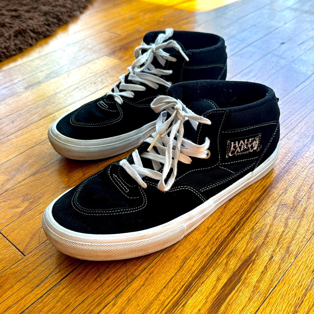 Like new! Vans Half Cab shoes. Size 9.5 men’s. Very clean. Worn a few times.